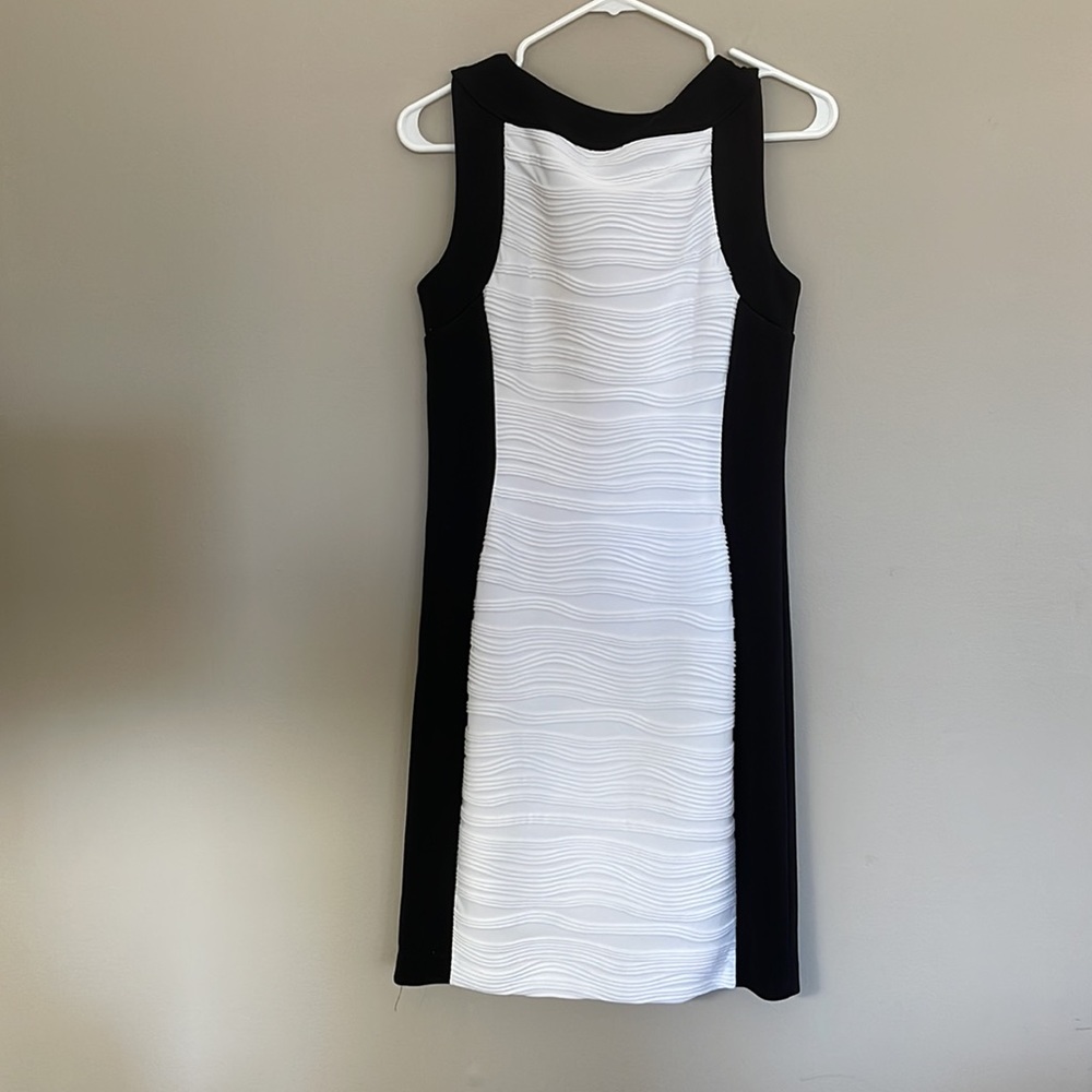 Like NEW Women’s Calvin Klein Dress Size 4 - Picture 5 of 7